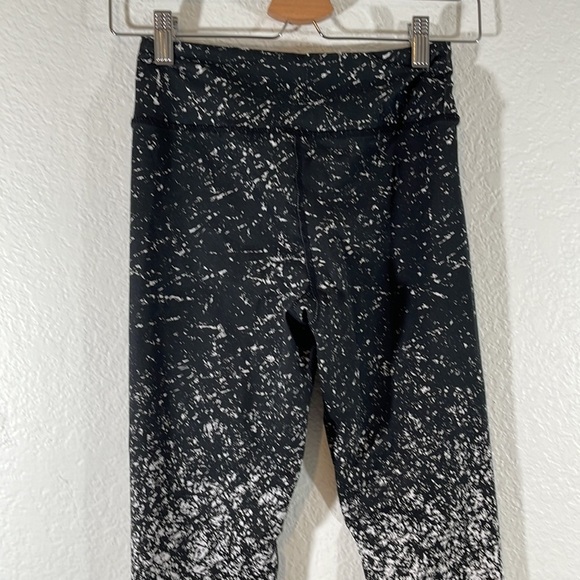 Evolution and Creation Sports Gym Black White Pattern Print Leggings Size S - Picture 6 of 8